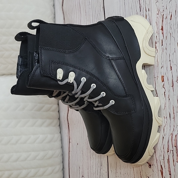 Sorel Shoes - Sorel Brex Black and Chalk Waterproof Leather Boots Size 7